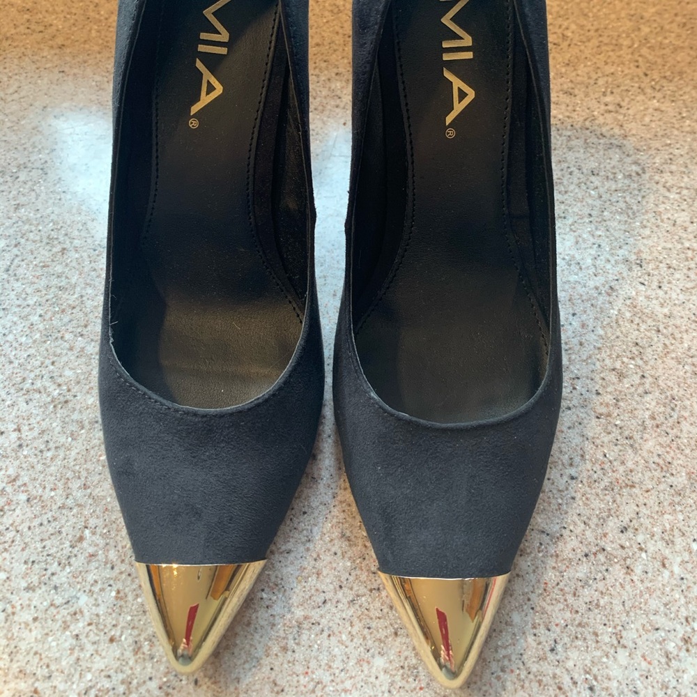 MIA Black Suede Pump with Gold Toe Size 7